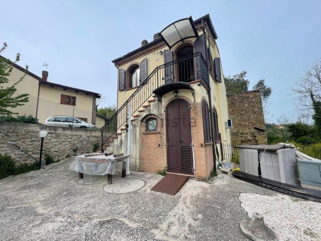 Appartamento in vendita a Gemmano, Reggio Emilia