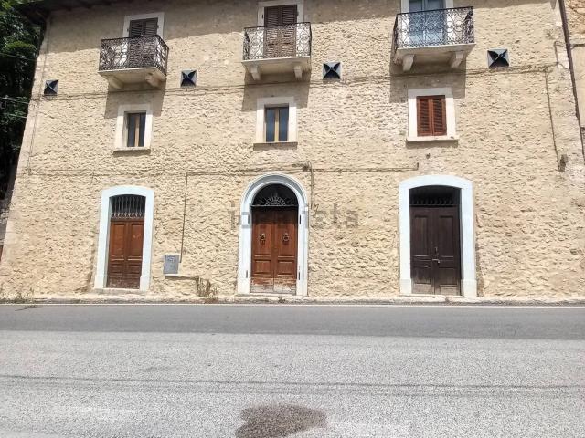 Appartamento in vendita a Calascio, Abruzzo
