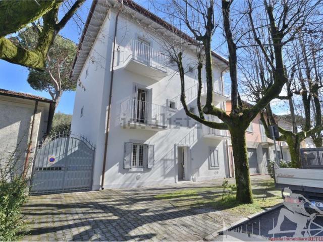 Appartamento in vendita a Roma Imperiale, Forte Dei Marmi