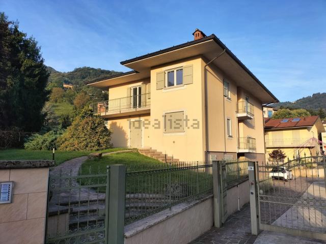 Appartamento in vendita a Laxolo, Val Brembilla