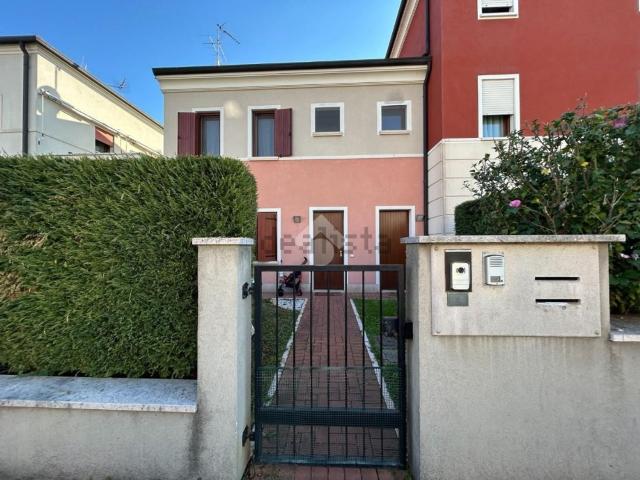 Appartamento in vendita a Erbè, Verona