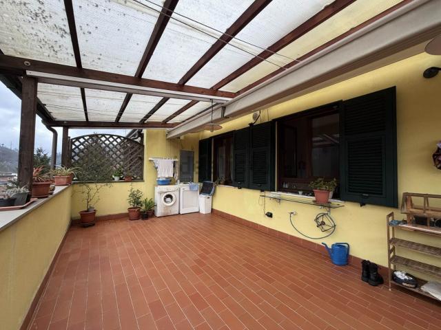 Appartamento in vendita a Vezzano Ligure, Liguria