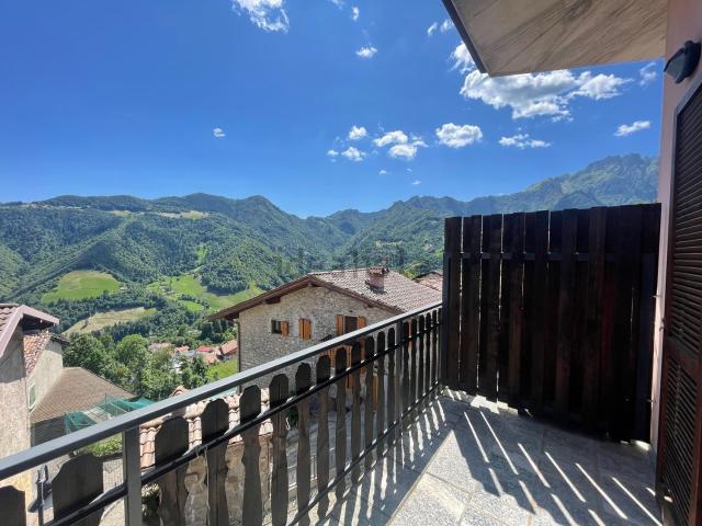 Appartamento in vendita a Gorno, Lombardia