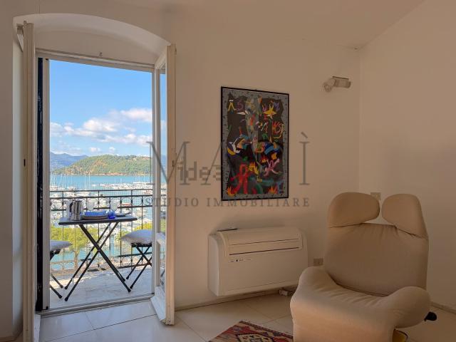 Attico in vendita a Pugliola, Lerici