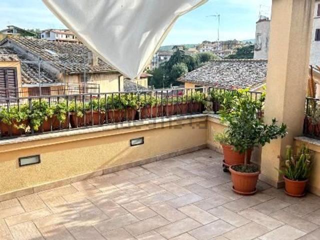 Appartamento in vendita a Vallerano, Lazio
