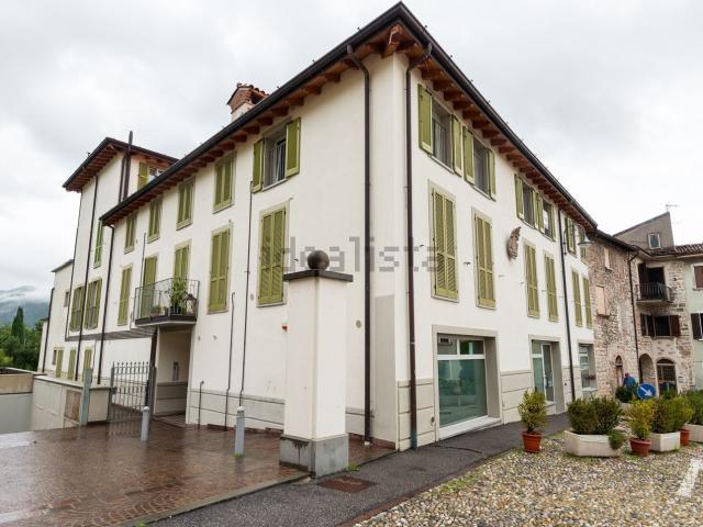 Appartamento in vendita a Almenno San Salvatore, Lombardia