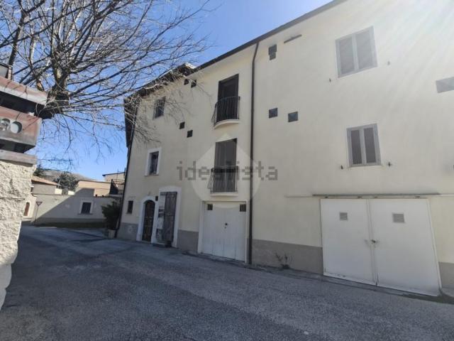 Appartamento in vendita a Castelvecchio Calvisio, Abruzzo