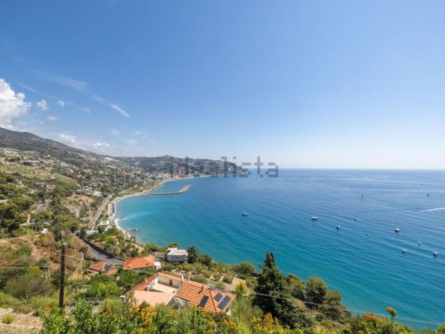 Appartamento in vendita a Bordighera, Liguria