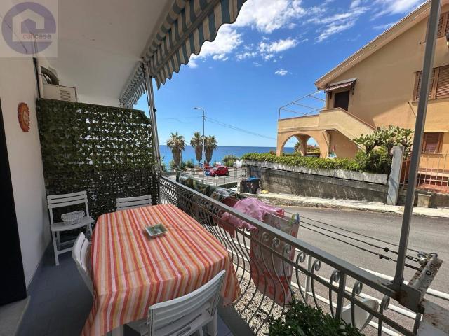 Appartamento in vendita a Cipressa, Liguria