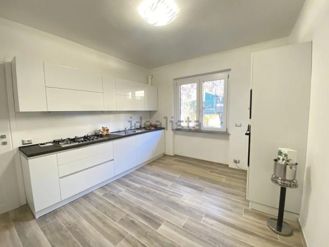 Appartamento in vendita a Lanzo d'Intelvi, Como