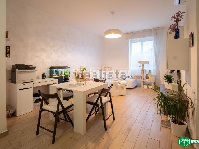 Appartamento in vendita a Sovico, Lombardia