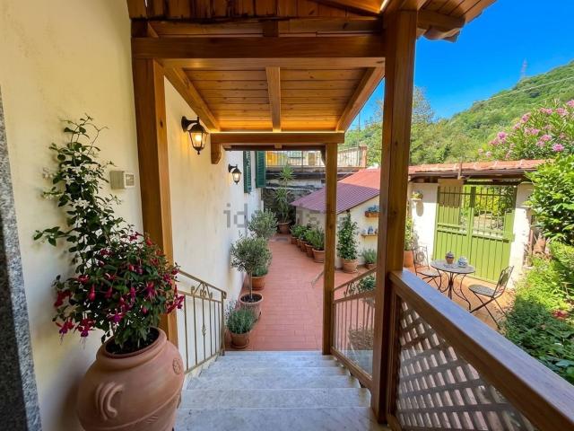 Appartamento in vendita a Val Polcevera, Serra Riccò