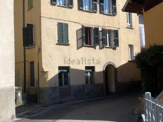 Appartamento in vendita a Brunate, Carescione