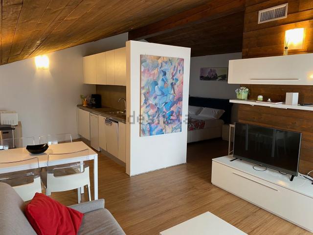 Attico in vendita a Desenzano Del Garda, Lombardia