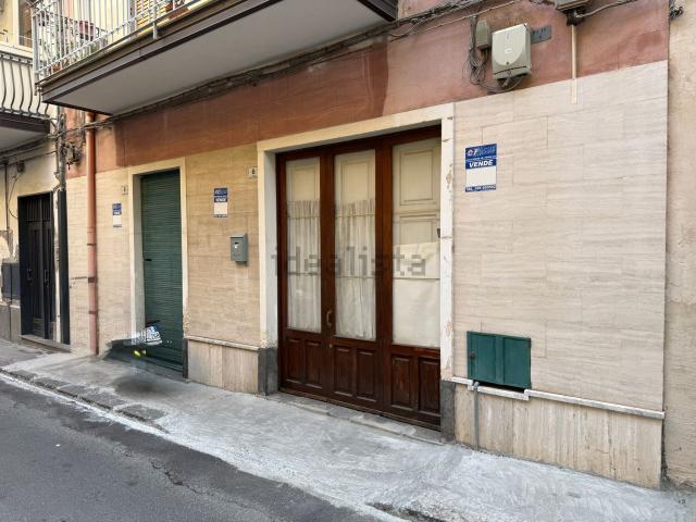 Appartamento in vendita a Paternò, Catania