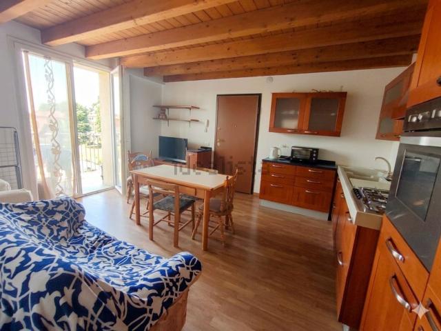 Appartamento in vendita a Lazzate, Lombardia