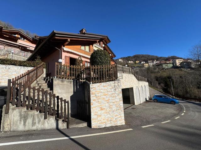 Appartamento in vendita a Comunità Montana della Valle Brembana, Dossena