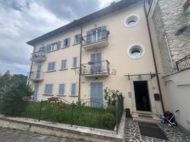 Appartamento in vendita a Rocca Di Mezzo, Abruzzo