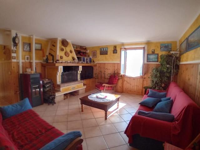 Appartamento in vendita a Marliana, Toscana