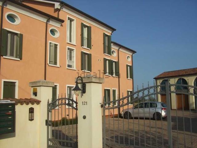 Appartamento in vendita a Ferrara, Reggio Emilia