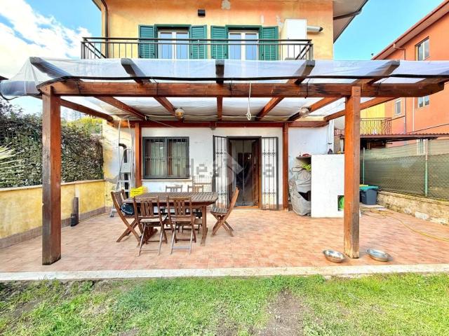 Appartamento in vendita a Villaggio Rinascita, Roma Capitale
