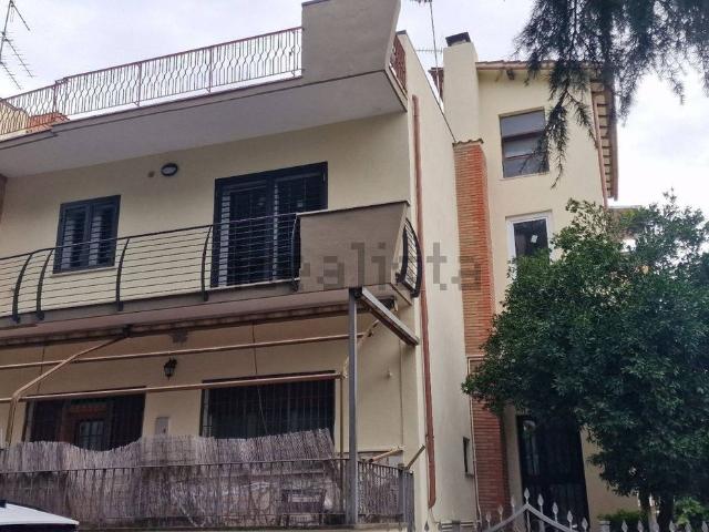 Appartamento in vendita a Ville di Nemi, Roma Capitale