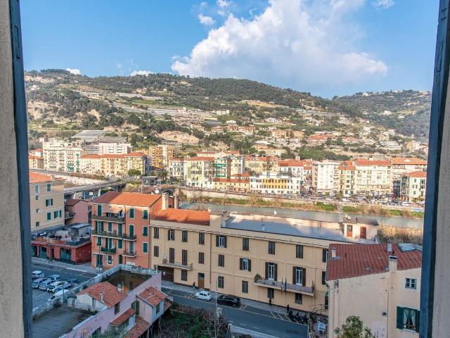 Appartamento in vendita a Ventimiglia, Liguria
