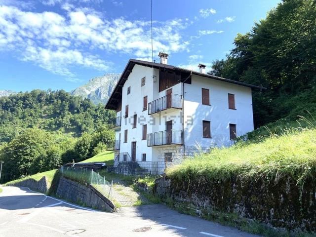 Appartamento in vendita a Lamosano, Belluno
