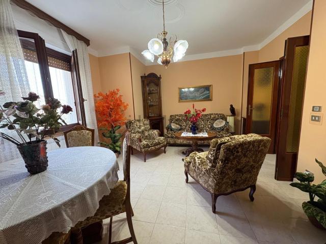 Appartamento in vendita a Ventimiglia, Liguria
