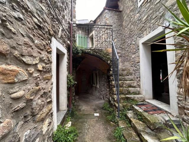 Appartamento in vendita a Olivetta San Michele, Liguria