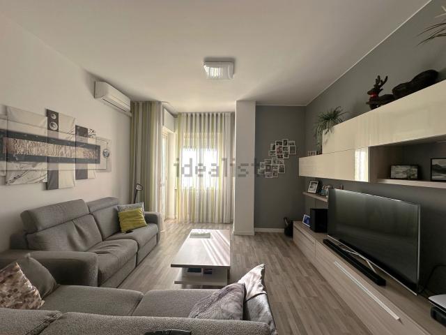 Appartamento in vendita a Sovico, Lombardia