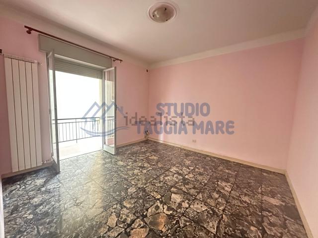 Appartamento in vendita a Riva Ligure, Liguria