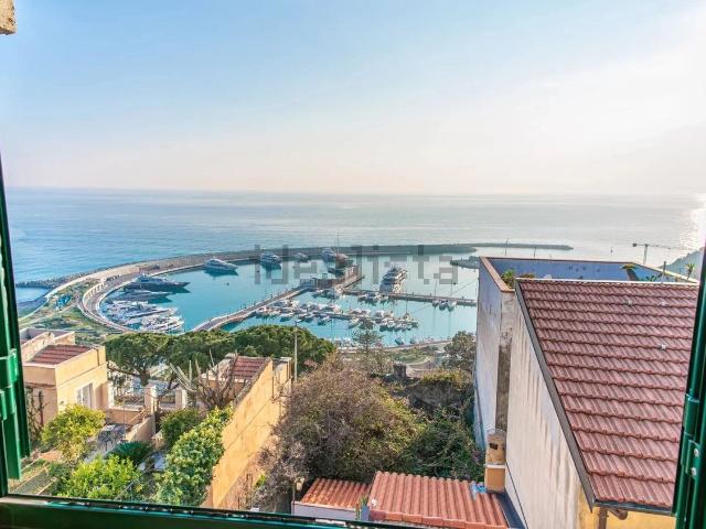 Appartamento in vendita a Ventimiglia, Liguria