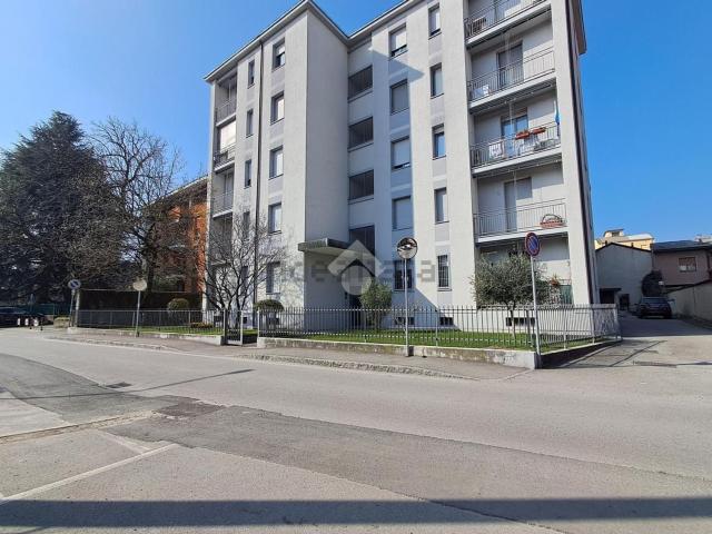 Appartamento in vendita a Concorezzo, Lombardia
