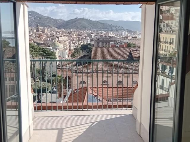 Attico in vendita a Salerno, Campania