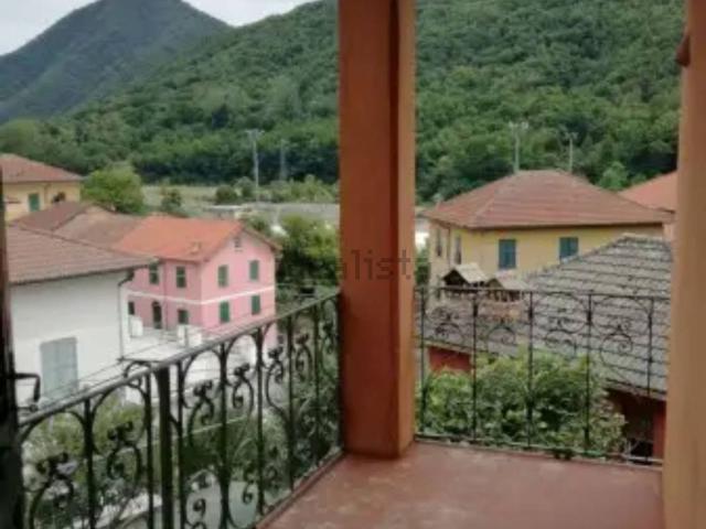 Appartamento in vendita a Montoggio, Liguria