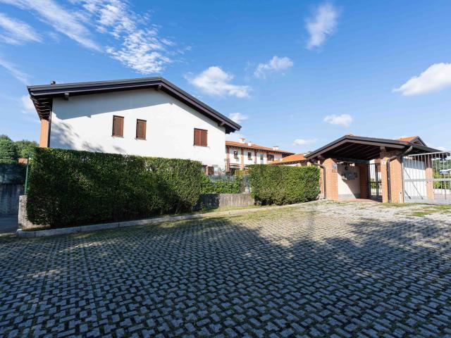 Appartamento in vendita a Figino Serenza, Lombardia