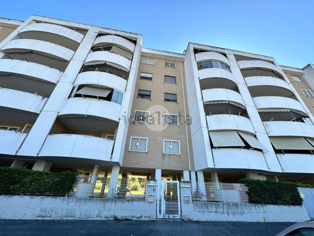 Appartamento in vendita a Municipio Roma VI, Roma Capitale