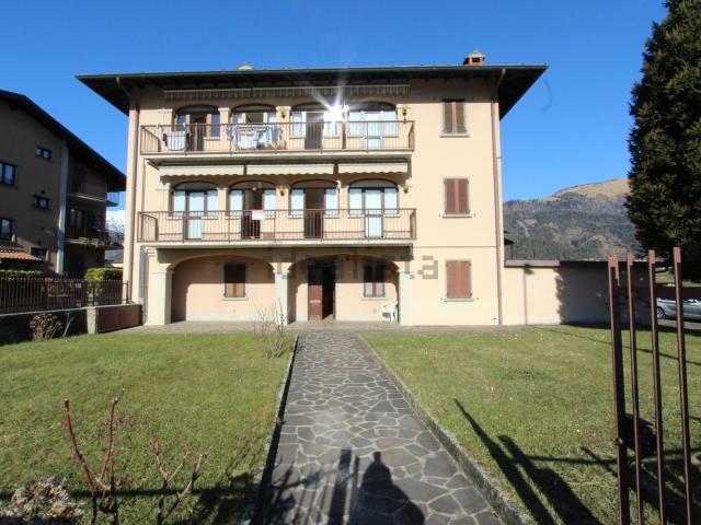 Appartamento in vendita a Rovetta, Lombardia