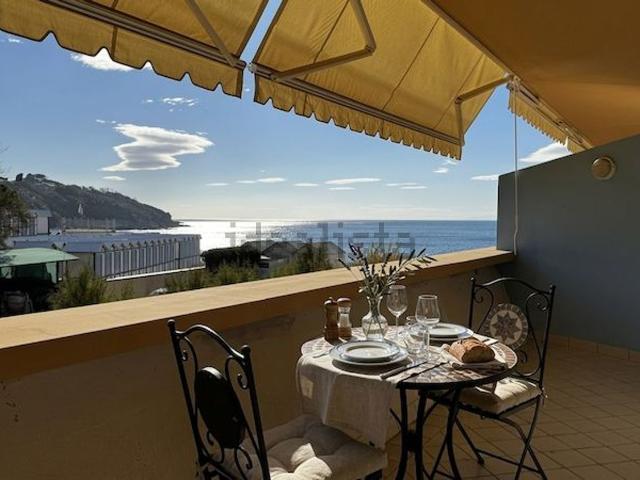 Appartamento in vendita a Quercianella, Livorno