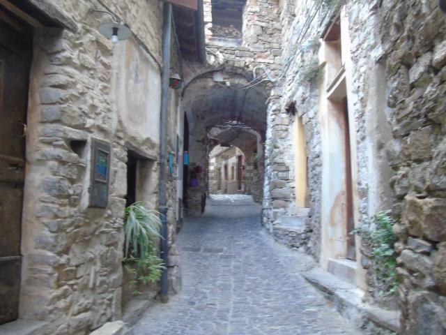Appartamento in vendita a Apricale, Liguria