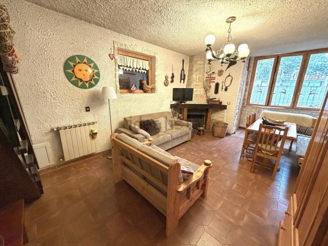 Appartamento in vendita a Colle Belvedere, Rocca Di Mezzo