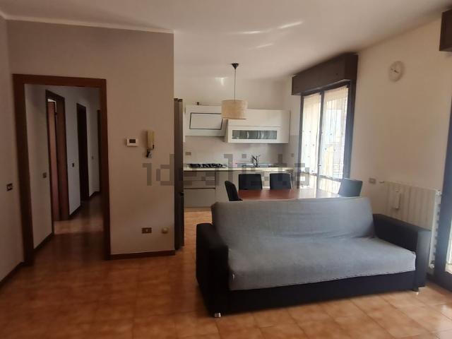Appartamento in vendita a Bizzarone, Lombardia