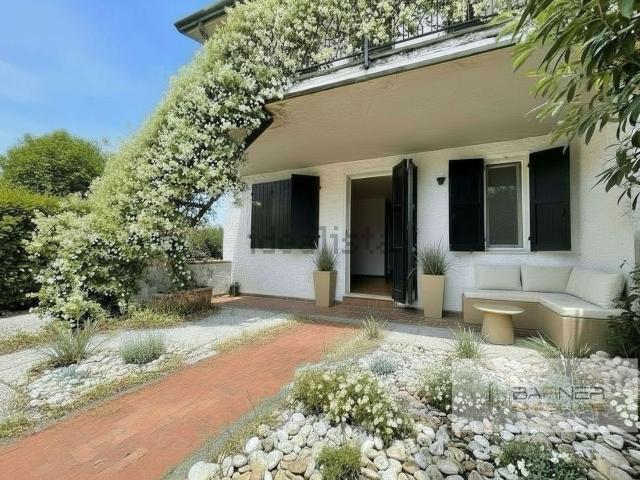 Appartamento in vendita a Camaiore, Toscana