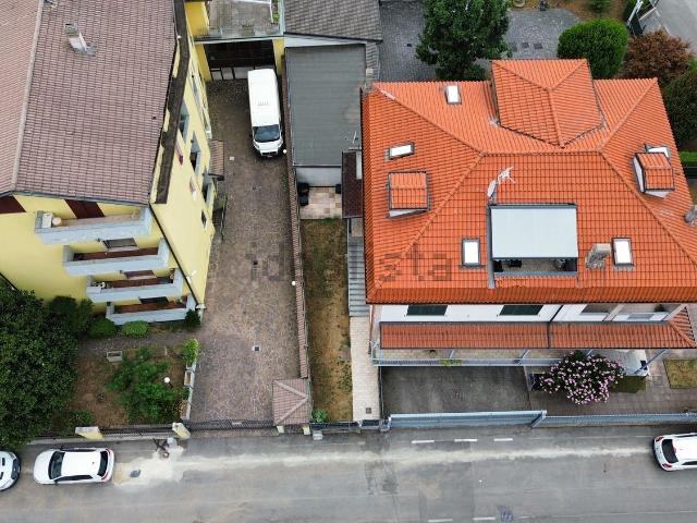 Appartamento in vendita a Usmate Velate, Usmate