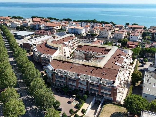 Appartamento in vendita a Quartiere dei poeti, Pineto