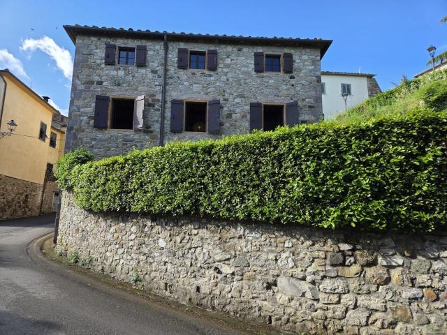 Appartamento in vendita a Lajatico, Toscana