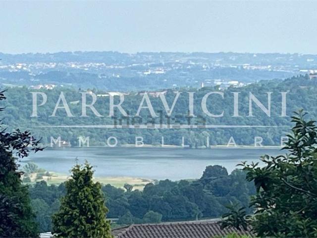 Appartamento in vendita a Albavilla, Lombardia