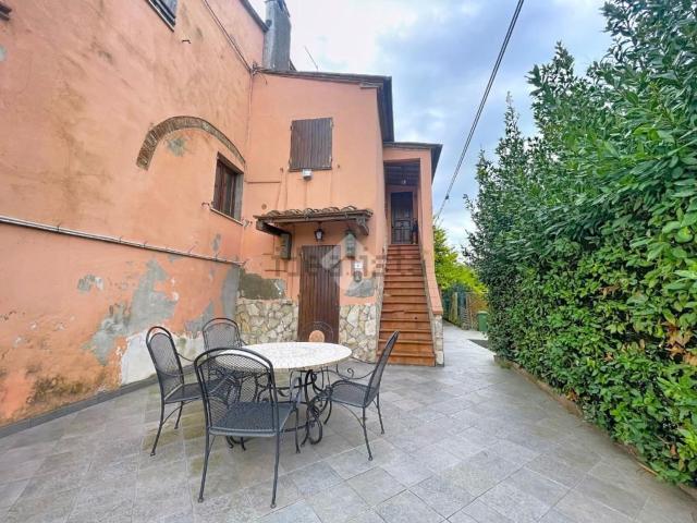 Appartamento in vendita a Collesalvetti, Toscana