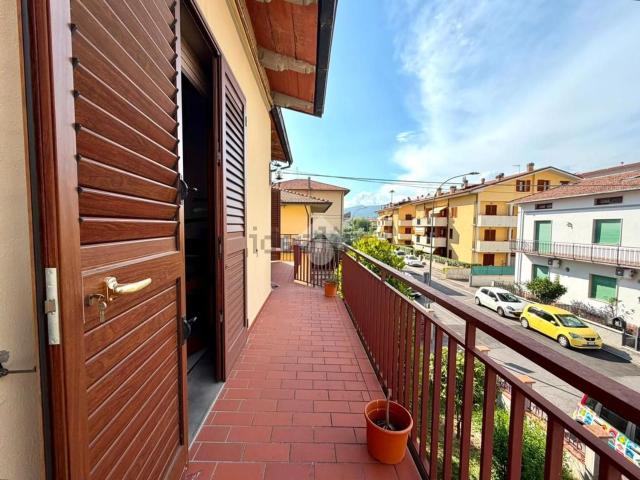 Appartamento in vendita a Montemurlo, Toscana